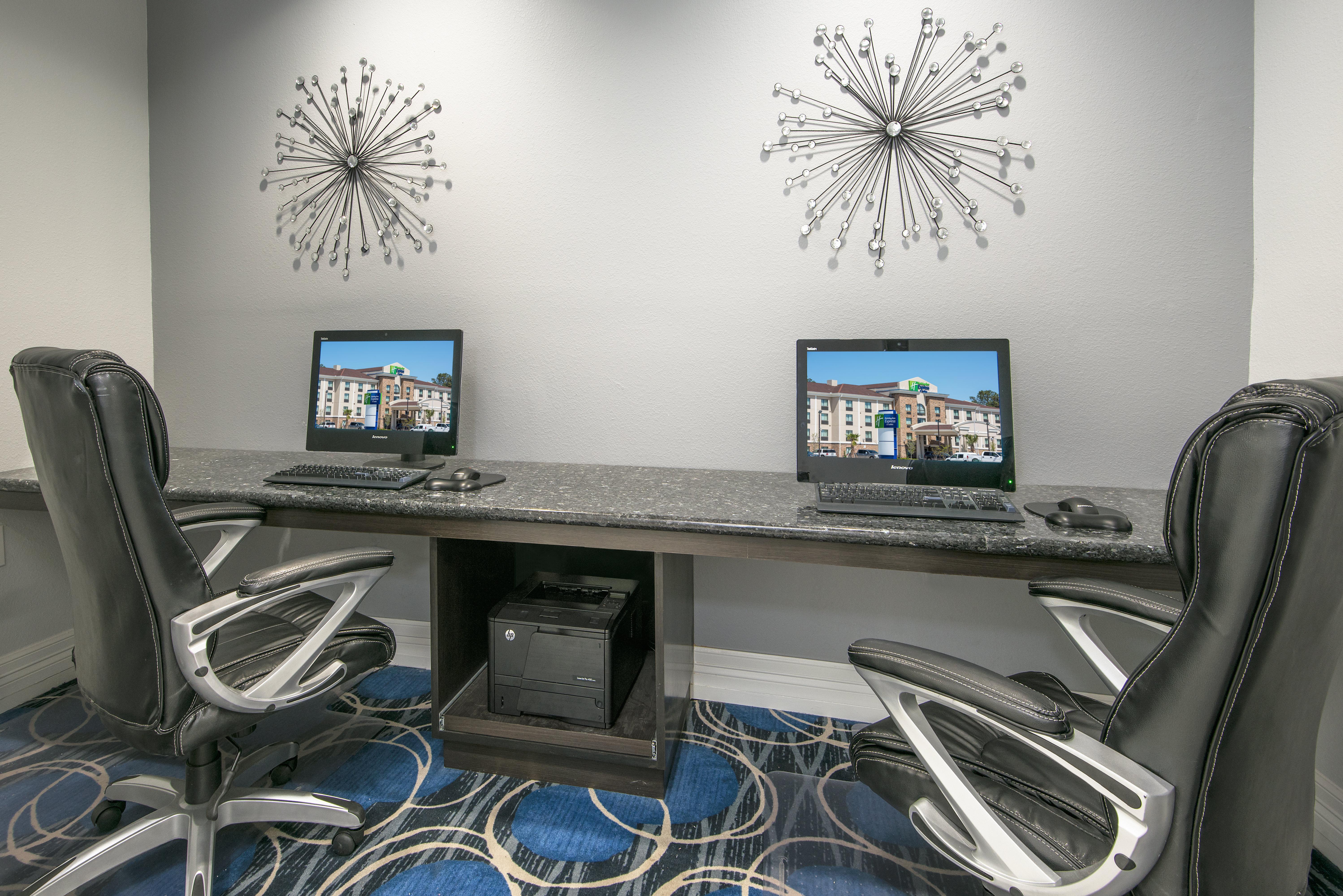 Express And North - Iah Area By Ihg Hotel 3*